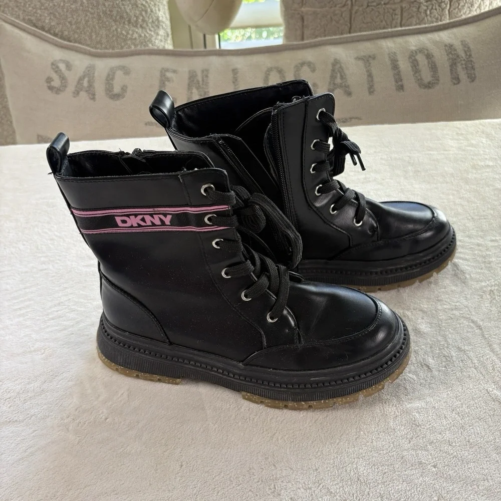 DKNY Crissa Girls Youth 3 Black Combat Boots Side Zip Lace Up Glitter‎ Sole
